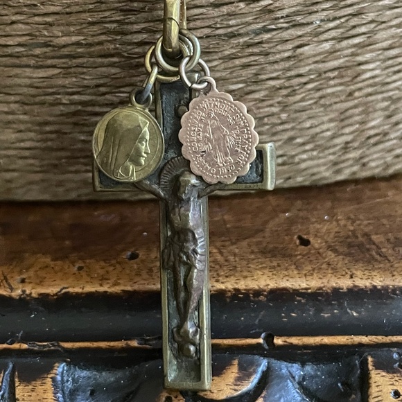 Necklace with cross and medals pull over custom made - Picture 7 of 8